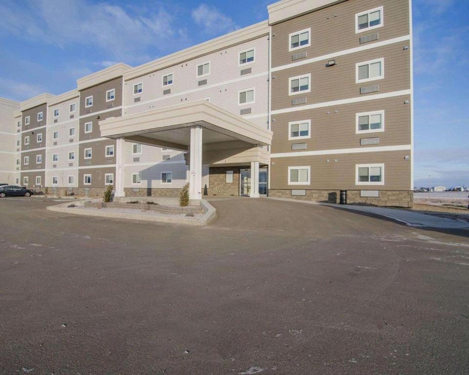 Quality Inn And Suites - Kindersley Exterior photo